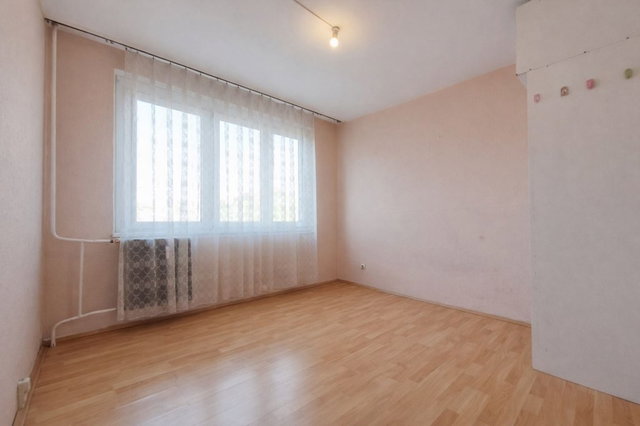 Eladó panellakás, Székesfehérvárott 59.6 M Ft, 3 szobás