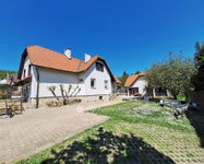 Eladó családi ház, Csopakon 249 M Ft, 10 szobás
