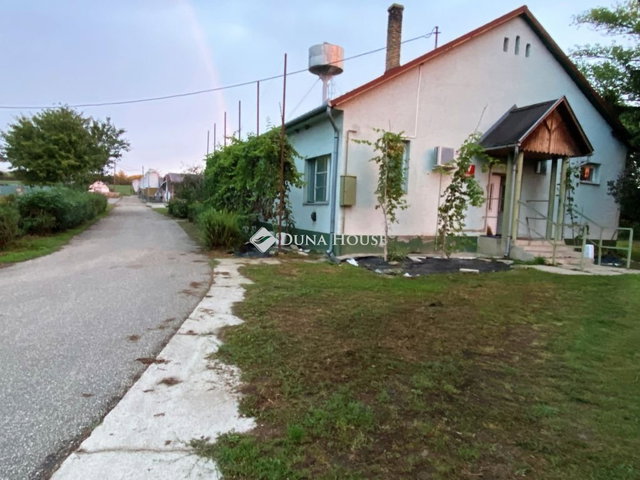Eladó ipari ingatlan, Ozorán 350 M Ft / költözzbe.hu