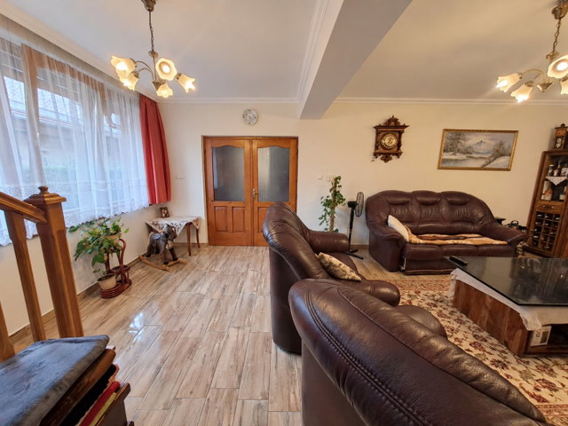Eladó családi ház, Budapesten, XV. kerületben 195 M Ft, 8 szobás