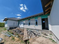 Eladó ikerház