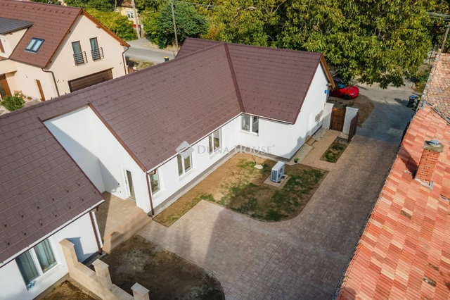 Eladó családi ház, Szekszárdon, Árpád utcában 75.9 M Ft
