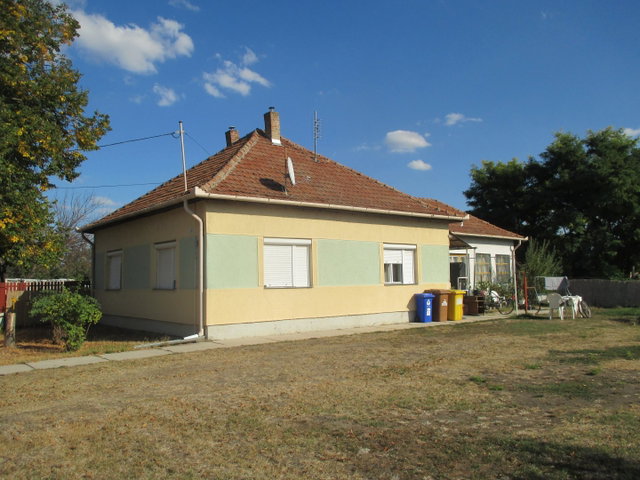 Eladó családi ház, Mezőmegyer 26.5 M Ft, 3 szobás