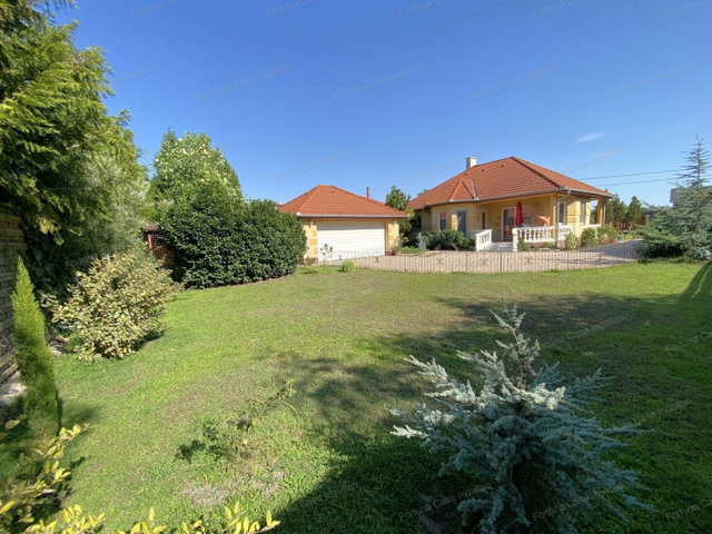 Eladó családi ház, Kecskeméten 139.9 M Ft, 4 szobás