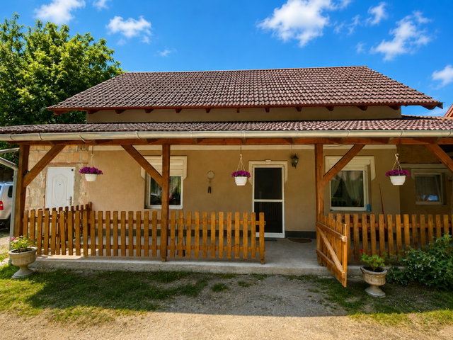 Eladó családi ház, Ráckevén 64.9 M Ft, 4 szobás