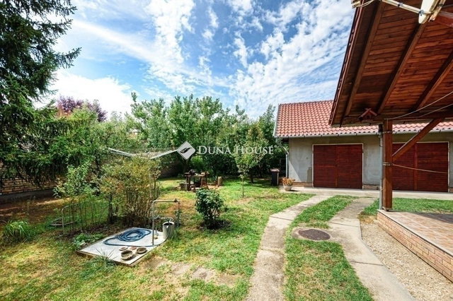 Eladó családi ház, Szegeden 129 M Ft, 7 szobás