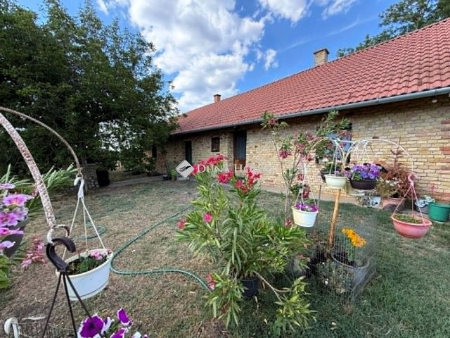 Eladó mezogazdasagi ingatlan, Kerekegyházán 95 M Ft, 2 szobás