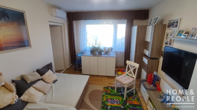 Eladó téglalakás, Szegeden 53.5 M Ft, 3 szobás