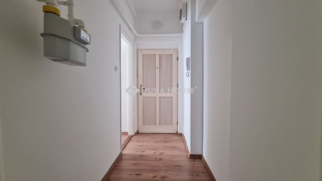 Kiadó téglalakás, albérlet, Pécsett 160 E Ft / hó, 1 szobás