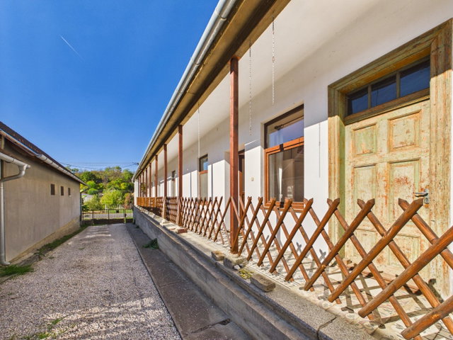 Eladó családi ház, Bonyhádon 32.5 M Ft, 3 szobás