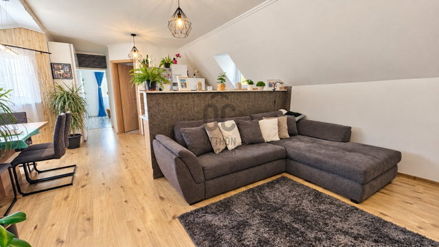 Eladó családi ház, Szigetszentmiklóson 79.9 M Ft, 5 szobás