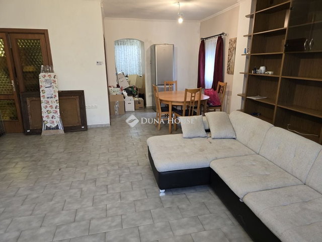 Eladó családi ház, Érden 228 M Ft, 6 szobás