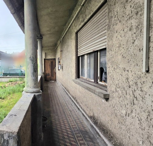 Eladó családi ház, Tatabányán 39.9 M Ft, 2 szobás