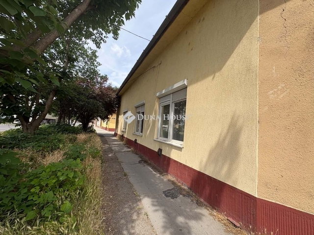 Eladó téglalakás, Nagykőrösön 33.9 M Ft, 3 szobás