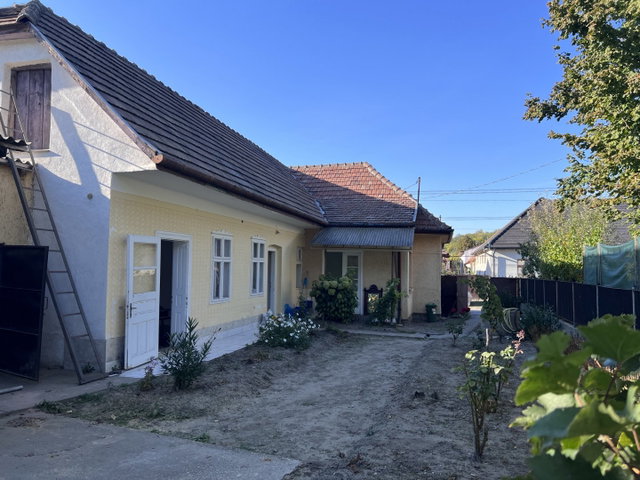 Eladó családi ház, Kesztölcön 49.5 M Ft, 4 szobás