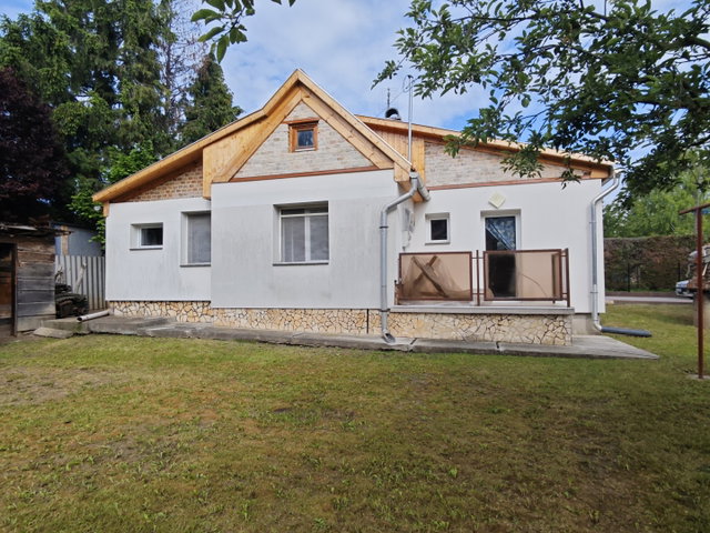 Eladó családi ház, Balatonfűzfőn 66.5 M Ft, 1+2 szobás