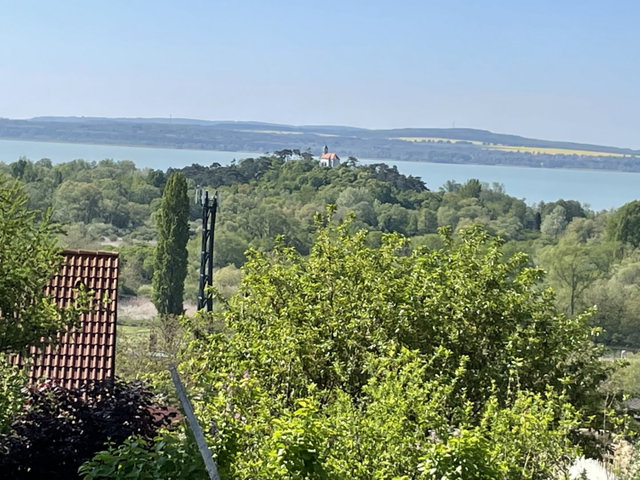 Eladó nyaraló, Vonyarcvashegyen 75 M Ft, 2+1 szobás