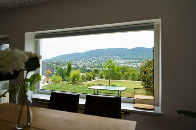 Eladó családi ház, Budapesten, III. kerületben 344.85 M Ft