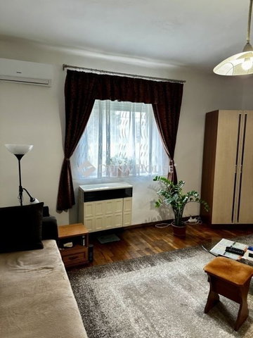 Eladó téglalakás, Komlón 18 M Ft, 1 szobás