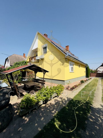 Eladó családi ház, Balatonlelleén 129 M Ft, 6 szobás