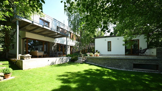 Eladó családi ház, Nagykovácsiban 314 M Ft, 5 szobás