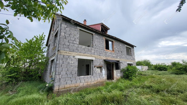 Eladó családi ház, Körömön 2.99 M Ft, 6 szobás