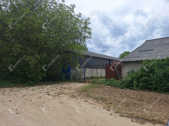Eladó ipari ingatlan, Fertőszentmiklóson 129 M Ft