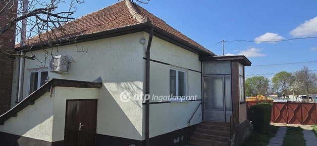 Eladó családi ház, Hosszúpályin 53.9 M Ft, 3 szobás