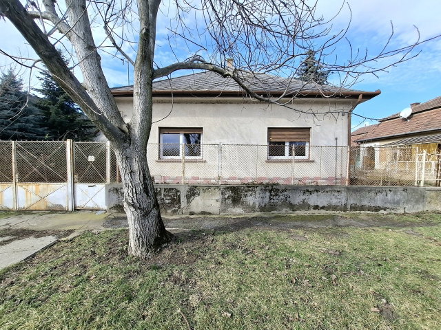 Eladó családi ház, Majosházán 159.9 M Ft, 5 szobás