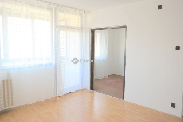 Eladó panellakás, Budapesten, XX. kerületben 63.9 M Ft, 4 szobás