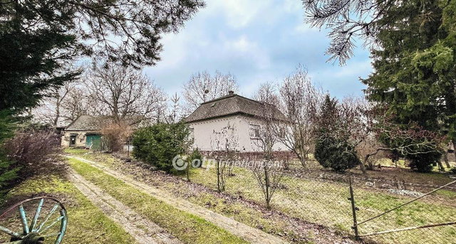 Eladó családi ház, Bakonypéterden 29.9 M Ft, 3 szobás