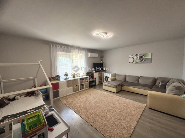 Eladó családi ház, Újrónafőn 54.9 M Ft, 2 szobás
