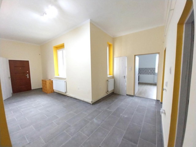 Kiadó téglalakás, albérlet, Ácson 650 E Ft / hó, 3 szobás