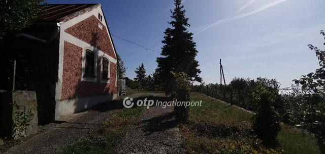 Eladó nyaraló, Badacsonytördemicen 139.9 M Ft