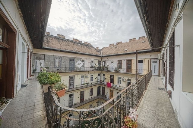 Eladó téglalakás, Budapesten, VIII. kerületben 75.9 M Ft