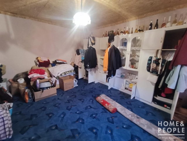 Eladó téglalakás, Szegeden 52.99 M Ft, 4 szobás