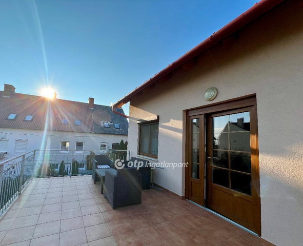 Eladó családi ház, Balatonfüreden 115 M Ft, 2+1 szobás