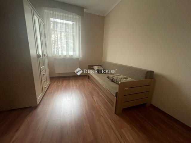 Eladó téglalakás, Kecskeméten 85 M Ft, 3 szobás