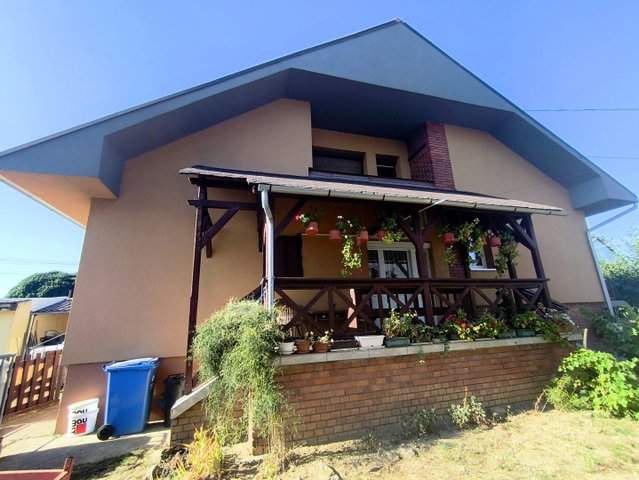 Eladó családi ház, Dombóváron 50 M Ft, 6 szobás