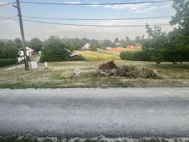 Eladó telek, Fehérvárcsurgón 13 M Ft / költözzbe.hu