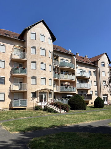 Eladó téglalakás, Szombathelyen 48.5 M Ft, 2+1 szobás