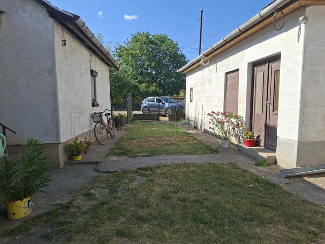 Eladó családi ház, Abában 31.999 M Ft, 4 szobás
