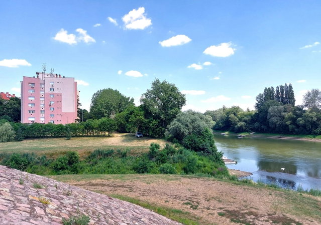 Eladó téglalakás, Szolnokon 29.9 M Ft, 1 szobás