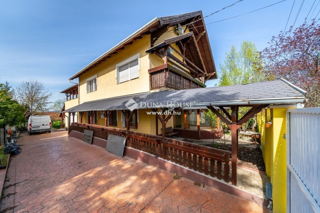 6 bed · 300m² · 149.900.000 ft