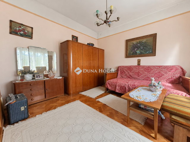 Eladó családi ház, Budapesten, XVIII. kerületben 75.5 M Ft