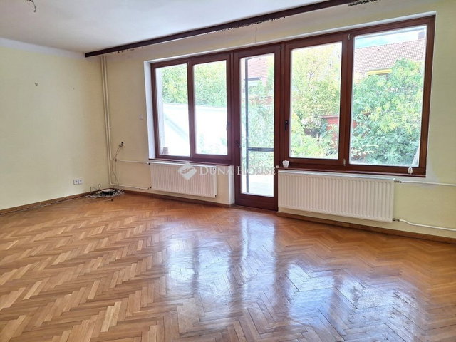 Eladó családi ház, Kecskeméten 74.9 M Ft, 5 szobás