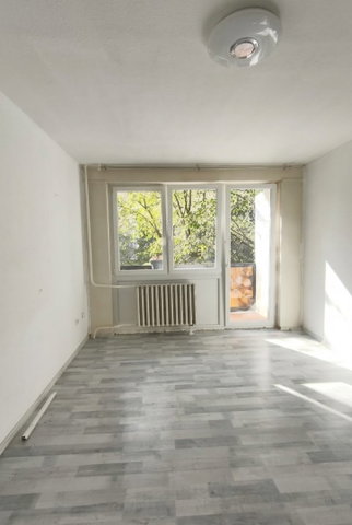 Eladó panellakás, Tatabányán 35.4 M Ft, 2 szobás