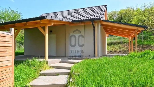 Eladó családi ház, Szekszárdon 24.5 M Ft, 1 szobás