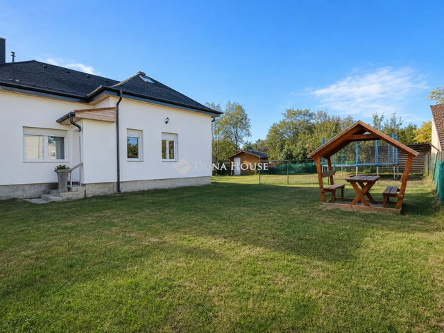 Eladó családi ház, Budapesten, XVIII. kerületben 134.9 M Ft