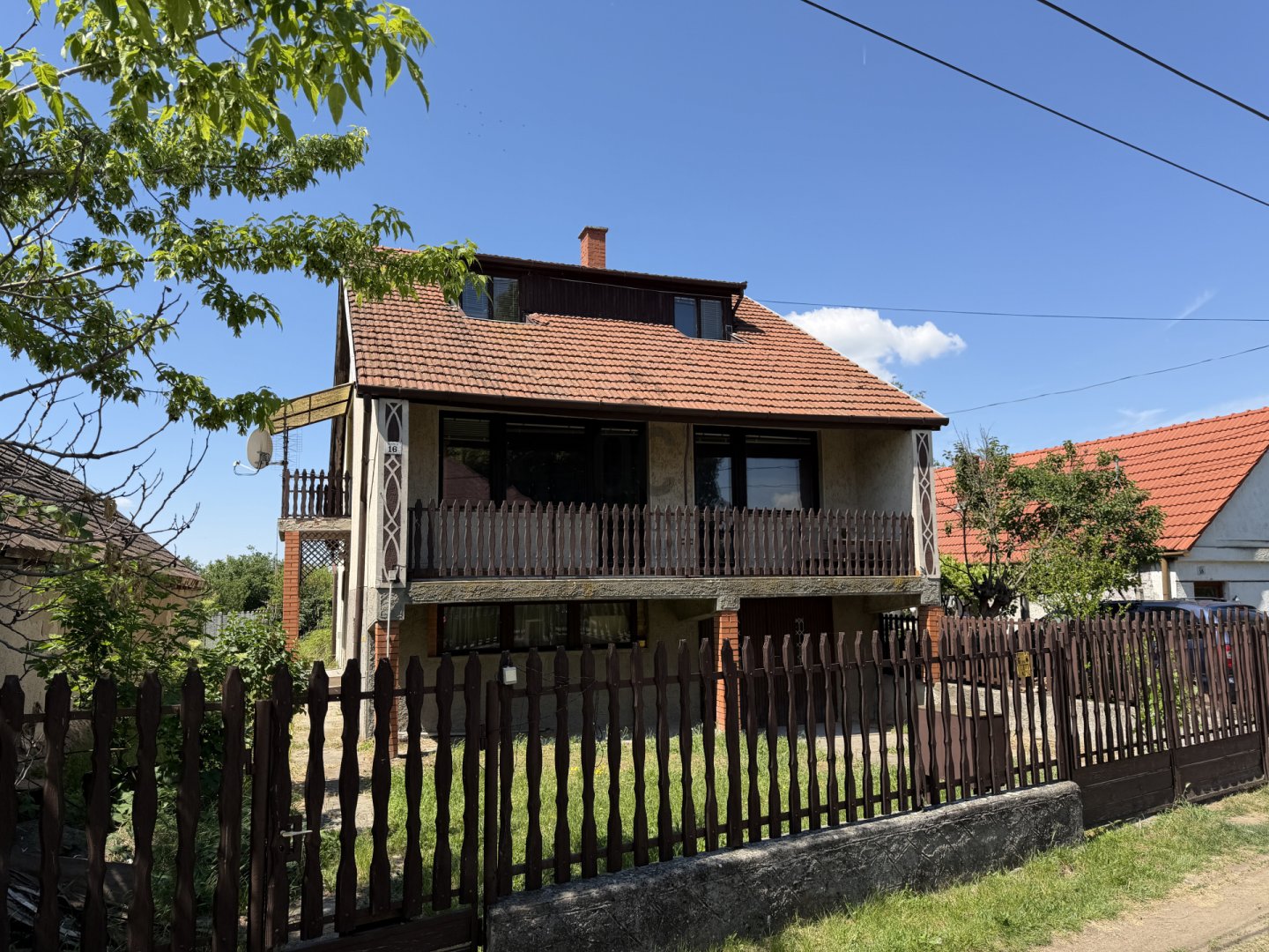 6 bed · 942m² · 22.900.000 ft